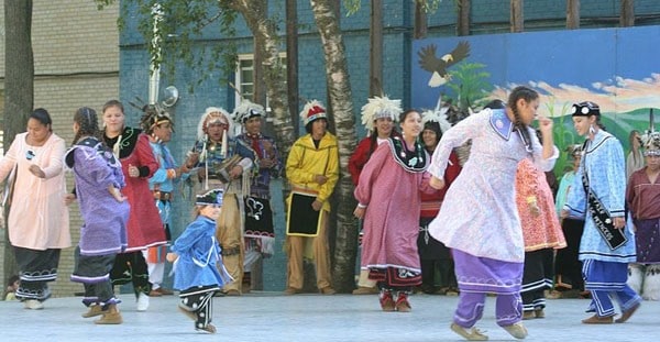 Native-American-Dancers